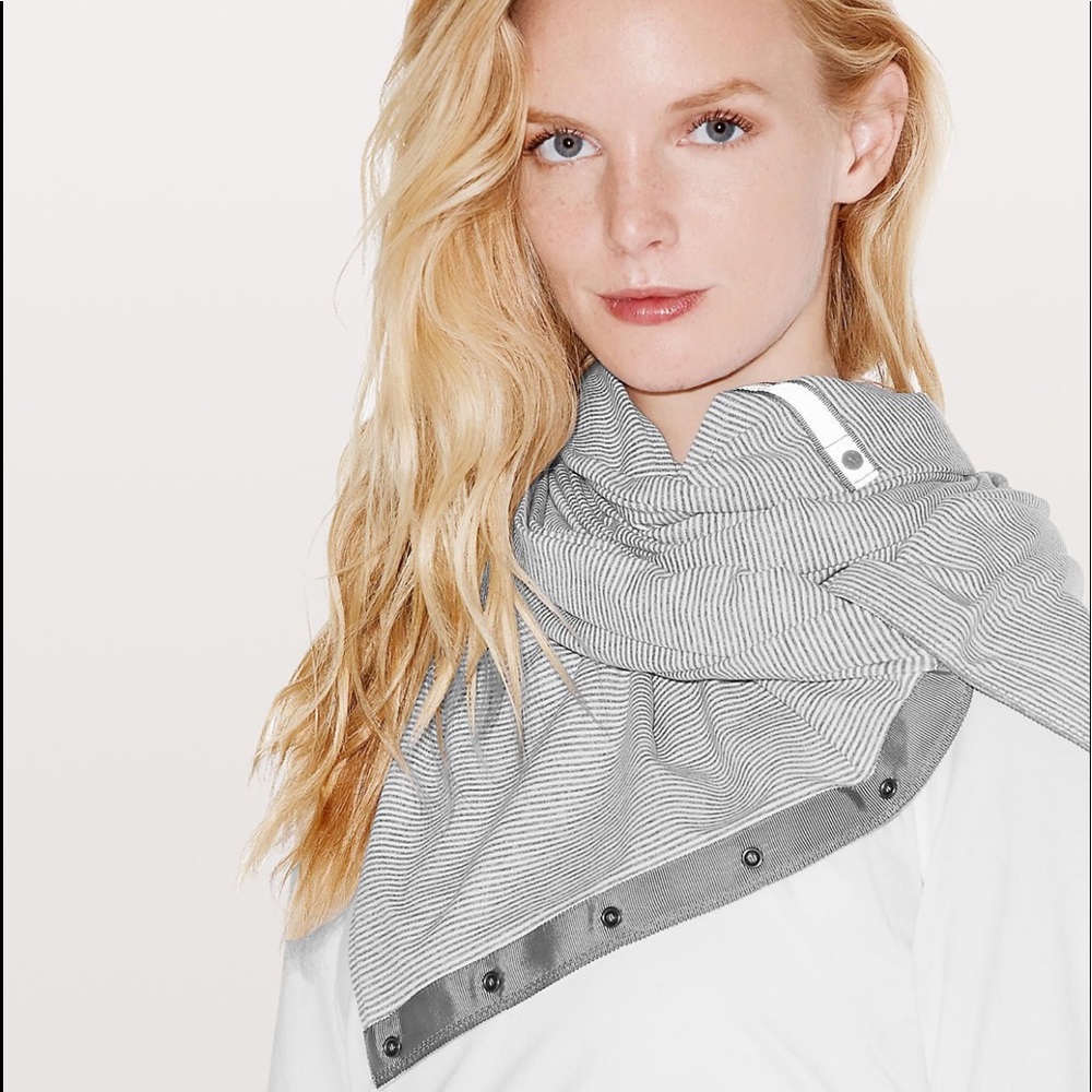 Lululemon Reversible Scarf!